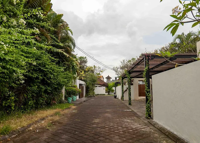 Villa Tuluscolivingseminyakvilla1 Seminyak