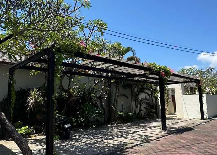 Villa Tuluscolivingseminyakvilla1 Seminyak