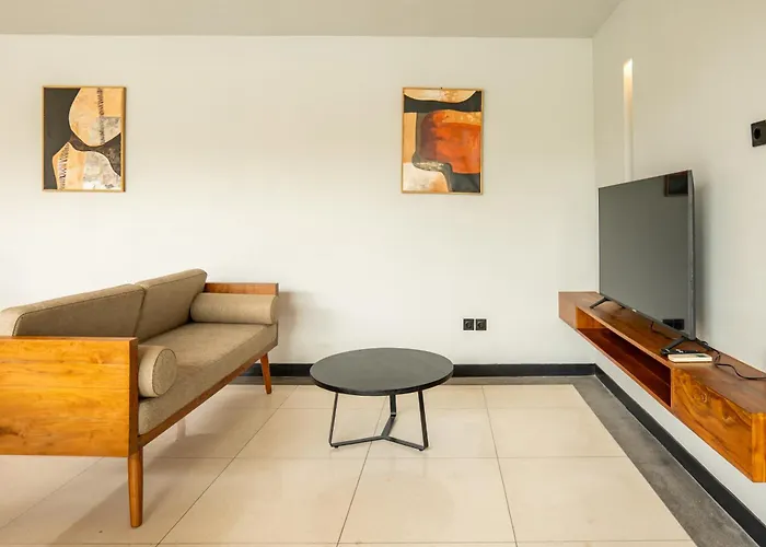 Tuluscolivingseminyakvilla1 فيلة