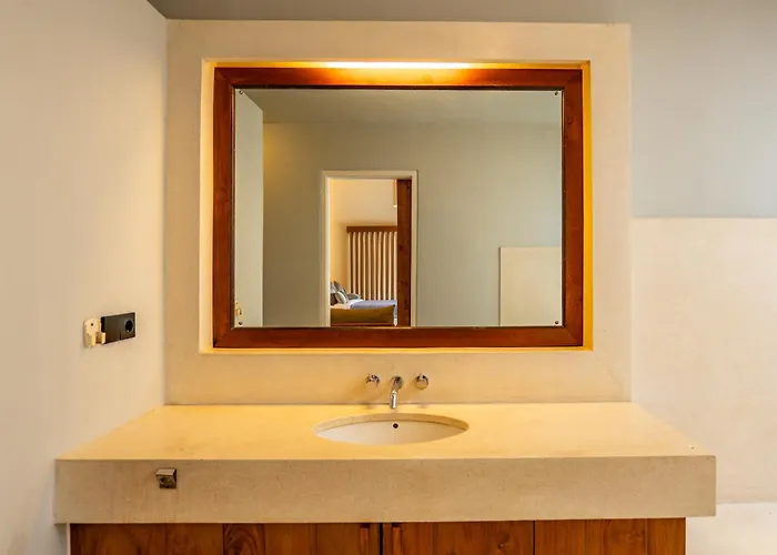 Villa Tuluscolivingseminyakvilla1